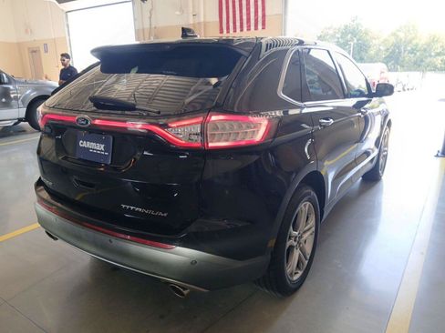 Used 2018 Ford Edge Titanium w/ Equipment Group 301A FWD image 4