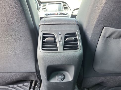 Used 2019 Hyundai Sonata Limited FWD image 18