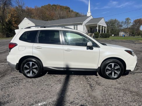 Used 2018 Subaru Forester 2.5i Premium image 4