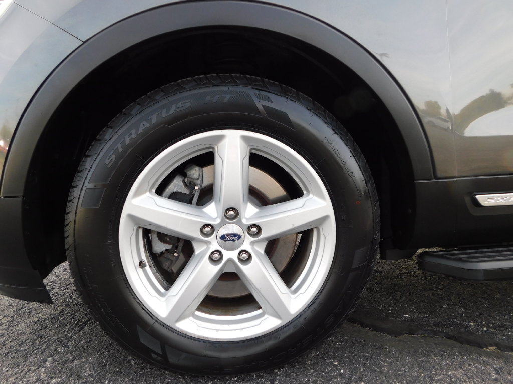 Used 2017 Ford Explorer XLT AWD/4WD image 10