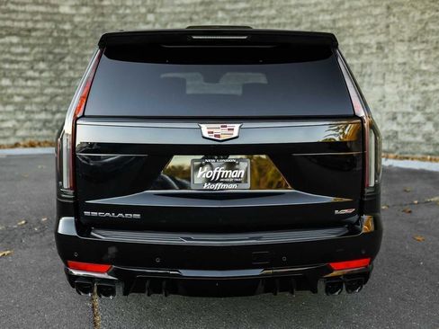 Used 2023 Cadillac Escalade ESV V image 7
