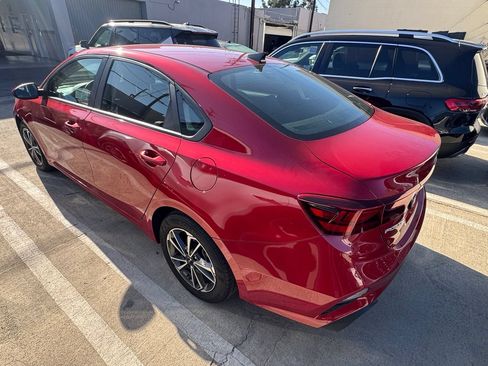 Used 2023 Kia Forte LXS FWD image 4