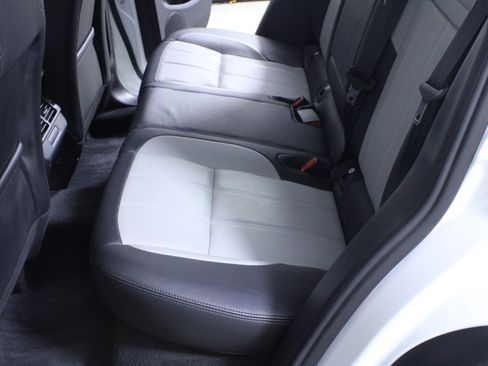 Used 2024 Land Rover Range Rover Evoque Dynamic SE image 12