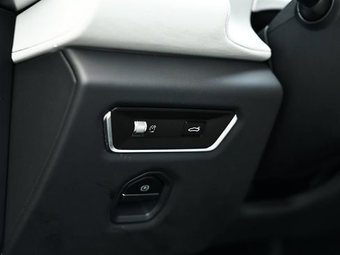Used 2025 Lotus Emira RWD image 28
