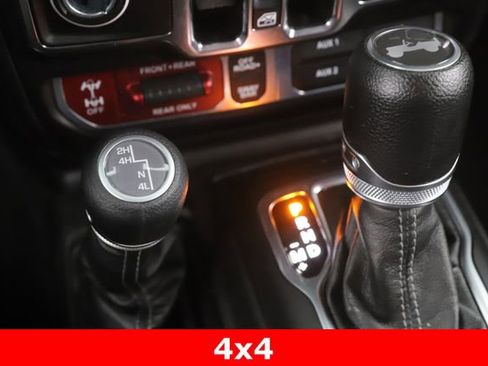 Used 2024 Jeep Wrangler Unlimited Rubicon w/ XTREMEE 35" Tire Package image 24