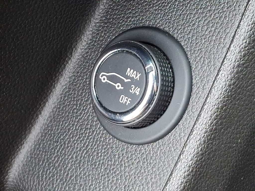 Certified 2021 Chevrolet Traverse LT FWD image 27
