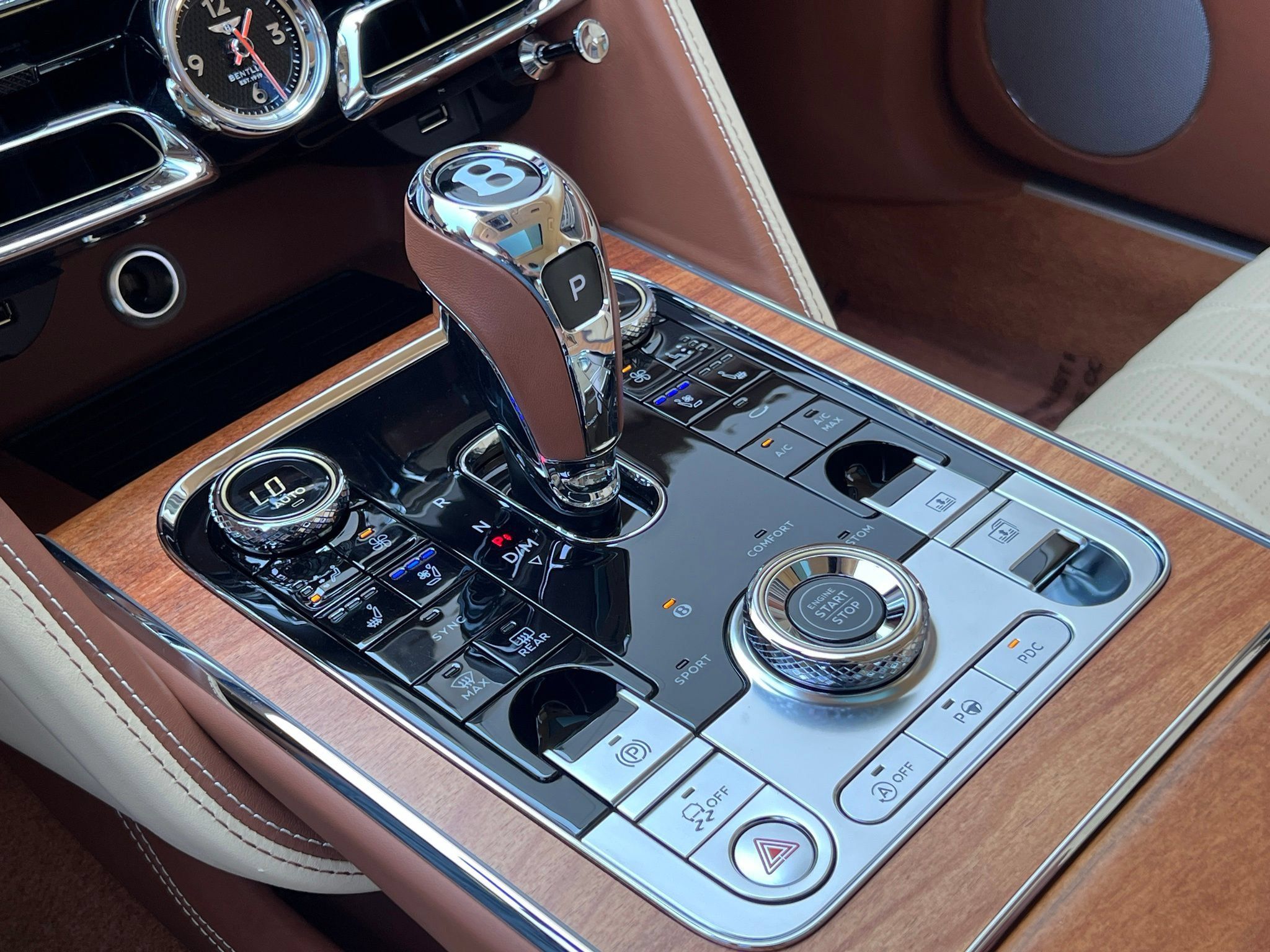 Used 2023 Bentley Flying Spur W12 AWD/4WD image 34