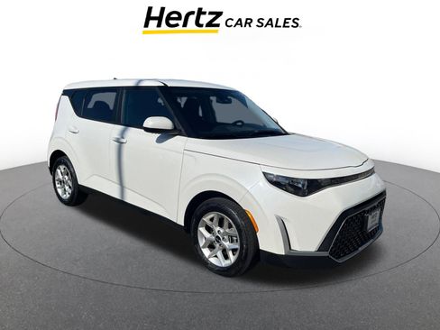 Used 2025 Kia Soul LX w/ LX Technology Package FWD image 1