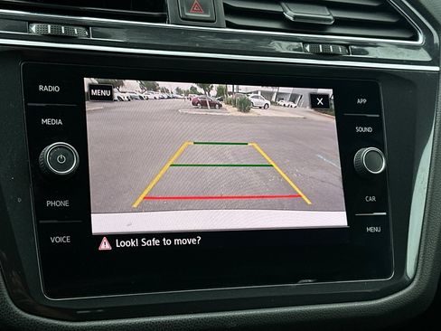 Used 2020 Volkswagen Tiguan SE R-Line FWD image 20