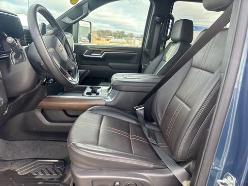 Used 2025 Chevrolet Silverado 3500 High Country w/ High Country Premium Package image 11