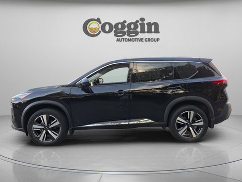 Used 2023 Nissan Rogue SL w/ SL Premium Package image 2