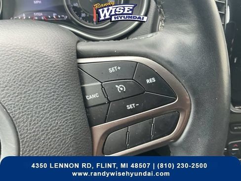 Used 2019 Jeep Cherokee Limited AWD/4WD image 17