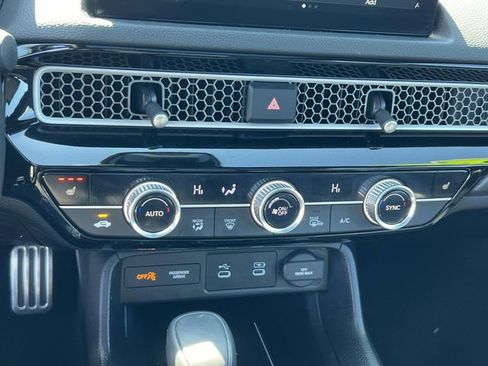 Used 2025 Honda Civic Sport image 31