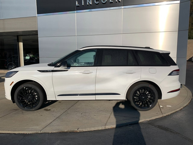 New 2027 Lincoln Aviator Reserve AWD/4WD image 2