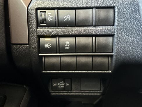 Used 2024 Toyota Tacoma SR5 AWD/4WD image 29