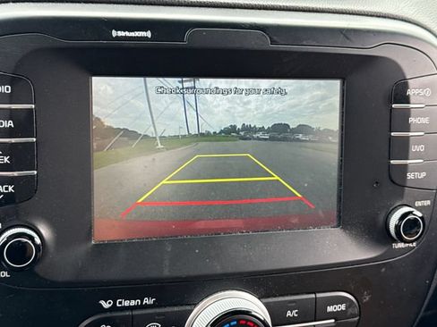 Used 2018 Kia Soul + FWD image 24