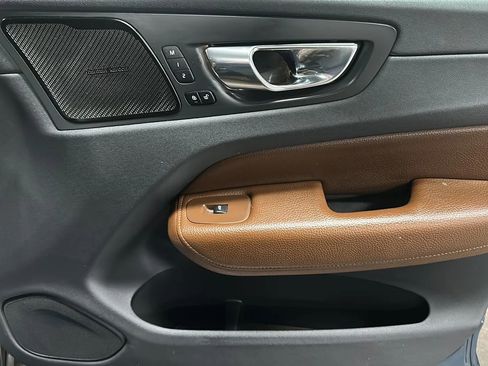 Used 2019 Volvo XC60 T5 Inscription w/ Protection Package Premier image 18