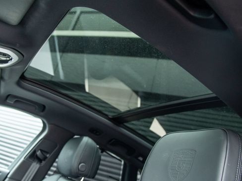 Certified 2026 Porsche Macan AWD/4WD image 21