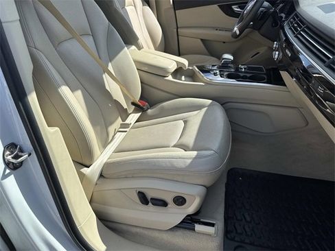 Used 2018 Audi Q7 3.0T Prestige w/ Prestige Package image 11
