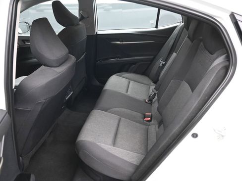 Used 2025 Toyota Camry LE image 10