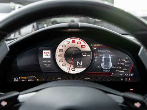 Used 2022 Ferrari Roma image 14