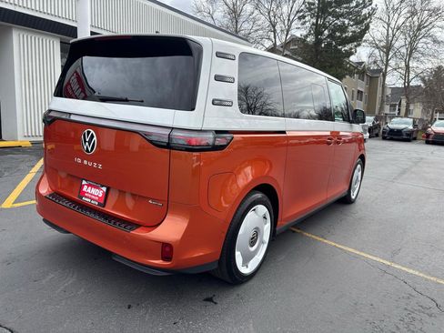 Used 2025 Volkswagen ID. Buzz 1st Edition image 6