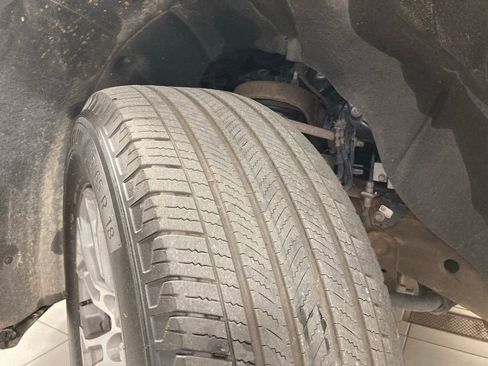 Used 2024 GMC Sierra 1500 SLT image 27