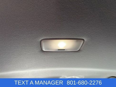 Used 2025 Toyota Corolla LE image 28