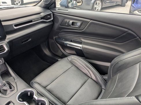 Used 2025 Ford Mustang GT Premium image 17