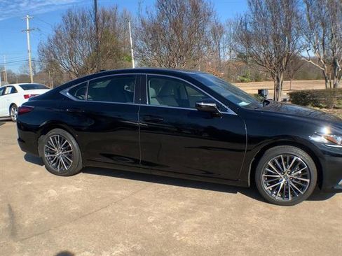 Used 2024 Lexus ES 350 w/ Premium Package image 9