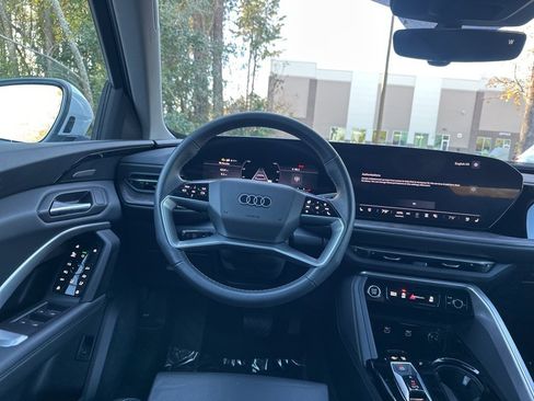 Used 2025 Audi Q5 Premium Plus w/ Premium Plus image 12