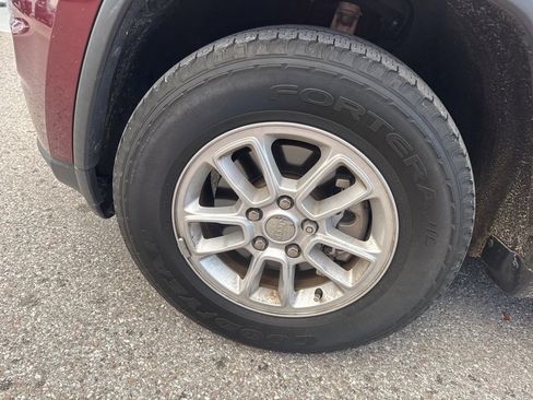 Used 2020 Jeep Grand Cherokee Laredo image 11