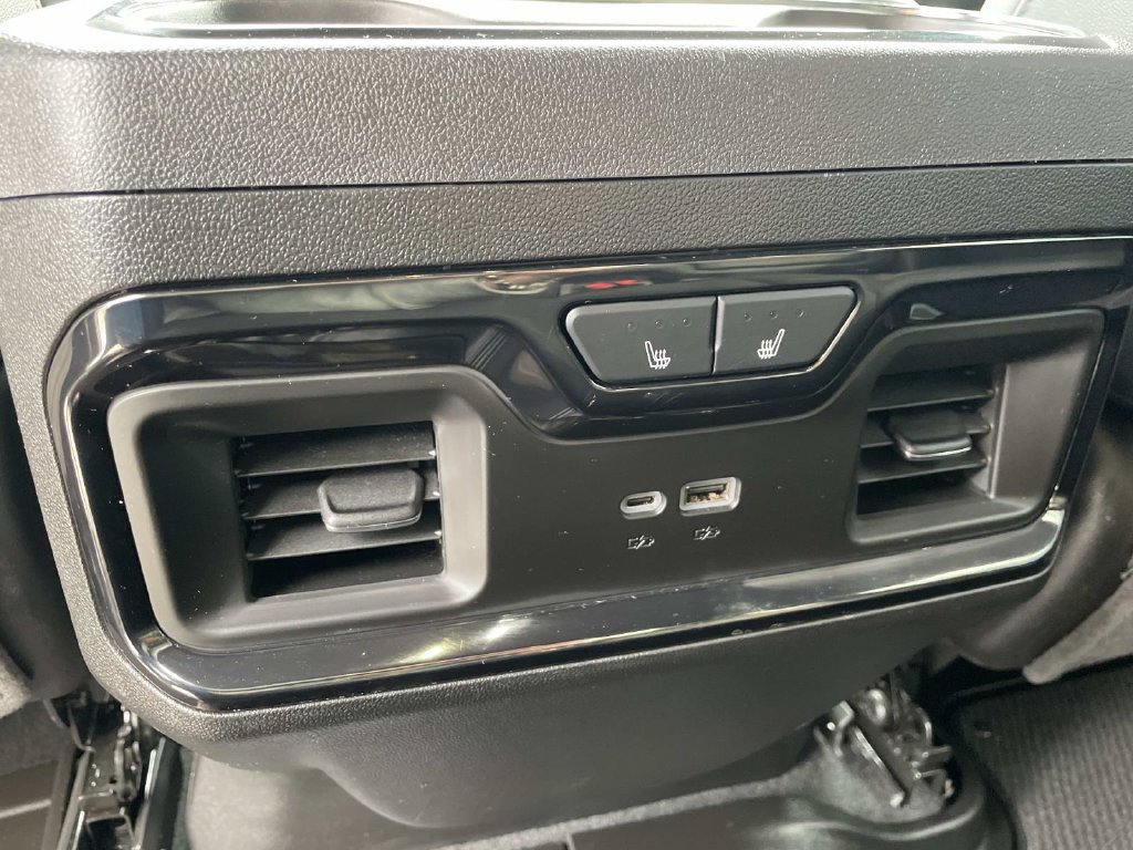 Used 2025 GMC Sierra 2500 AT4 w/ AT4 Preferred Package AWD/4WD image 12