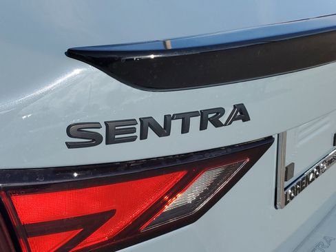 New 2025 Nissan Sentra SR w/ Midnight Edition image 8