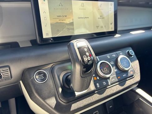 Used 2020 Land Rover Defender 110 HSE AWD/4WD image 18
