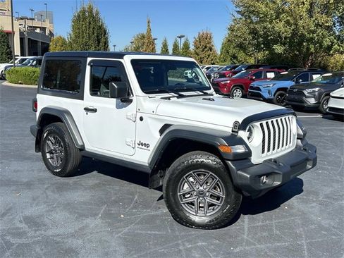 Used 2024 Jeep Wrangler Sport S image 2