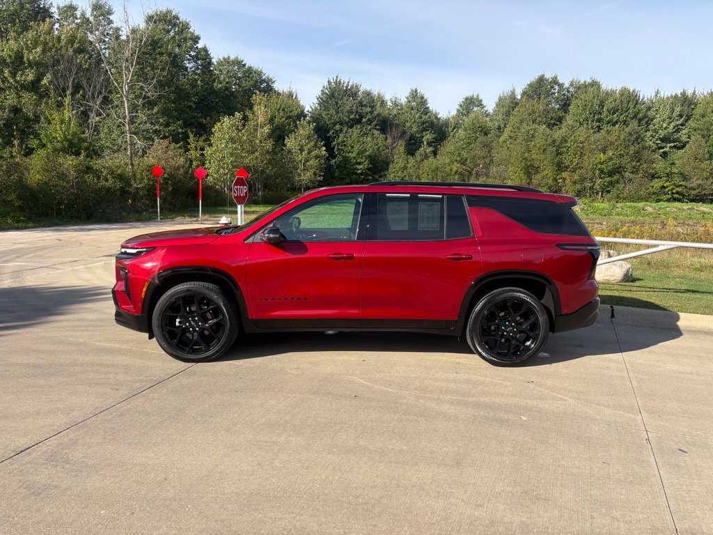 Used 2024 Chevrolet Traverse RS w/ LPO, Floor Liner Package AWD/4WD image 6