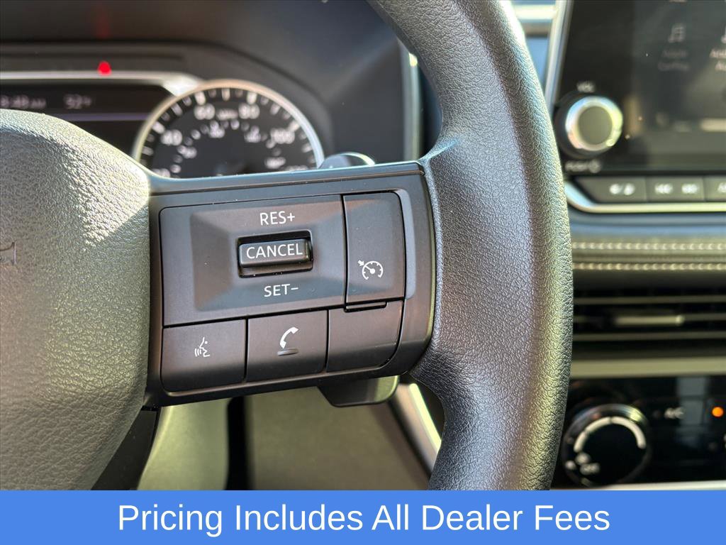 Used 2025 Nissan Rogue S AWD/4WD image 16