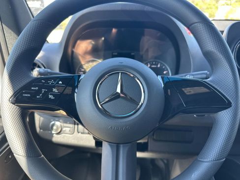 New 2025 Mercedes-Benz Sprinter 2500 image 25