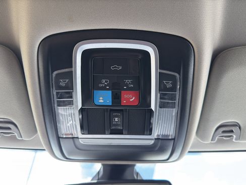Used 2024 RAM 2500 Laramie AWD/4WD image 18