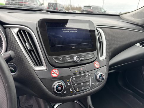 Used 2025 Chevrolet Malibu LT image 26