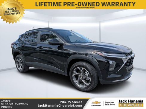 Used 2024 Chevrolet Trax LT w/ Driver Confidence Package image 1