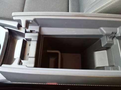 Used 2024 Nissan Rogue SV image 27