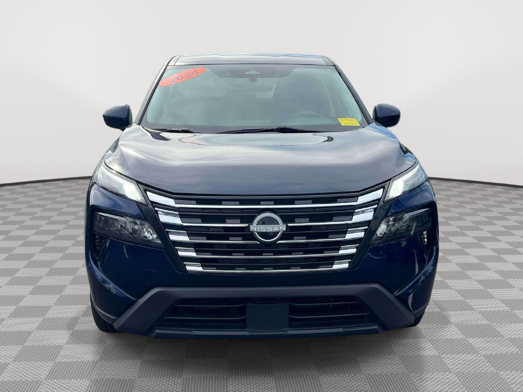 Used 2024 Nissan Rogue SV AWD/4WD image 2