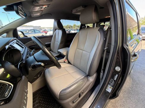 Used 2018 Kia Sedona SX FWD image 20