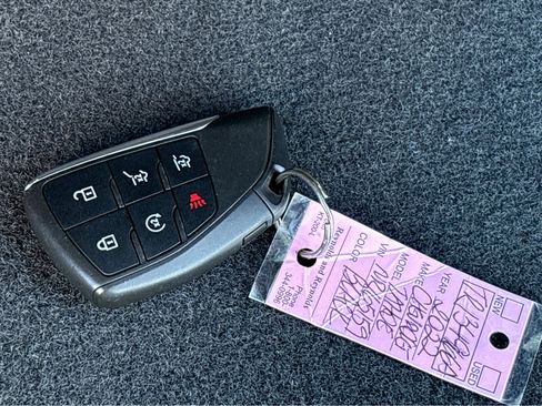 Used 2022 Chevrolet Tahoe LT w/ Luxury Package image 25