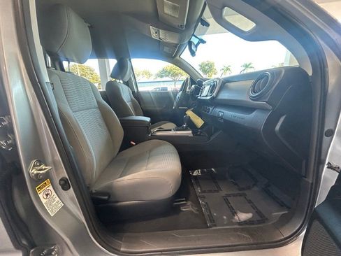 Used 2017 Toyota Tacoma SR5 image 22