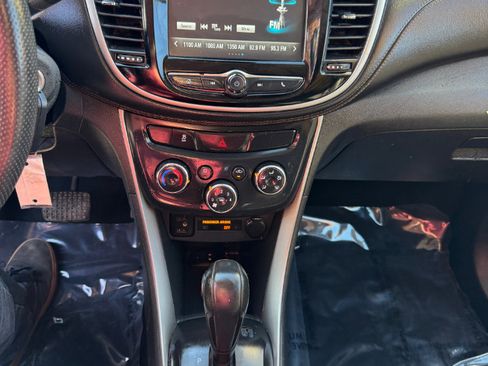 Used 2017 Chevrolet Trax LS image 20