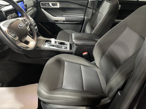 Used 2022 Ford Explorer XLT w/ Class IV Trailer Tow Package image 9