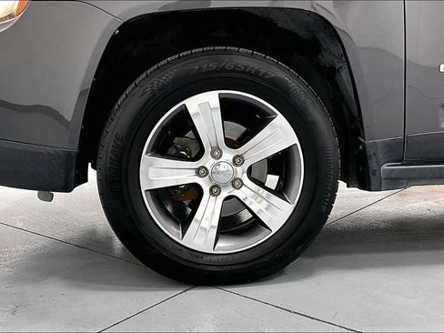 Used 2016 Jeep Compass High Altitude FWD image 10